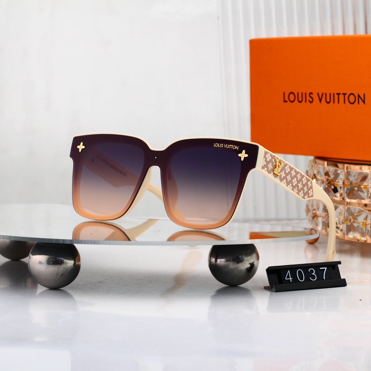 4 Colors Fashion Sunglassesā4037