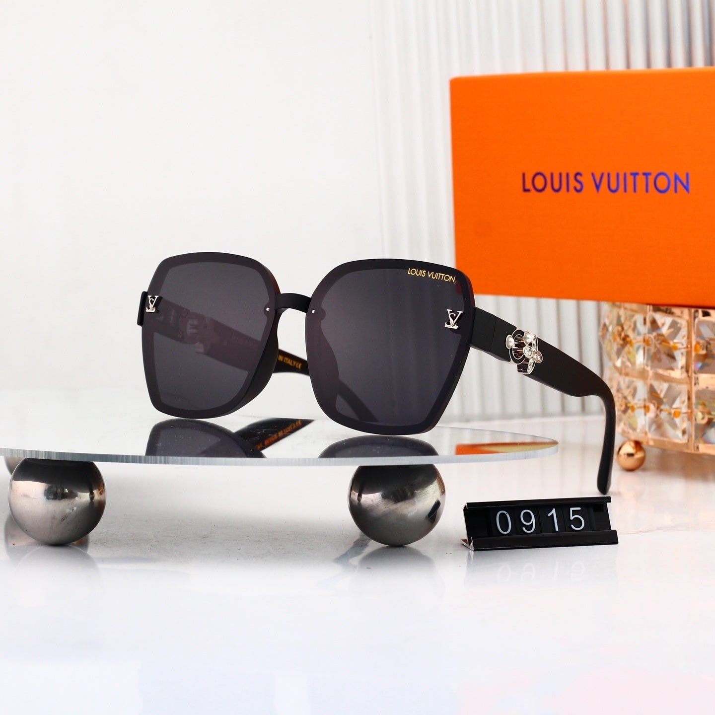 4 Colors Fashion Sunglassesā0915