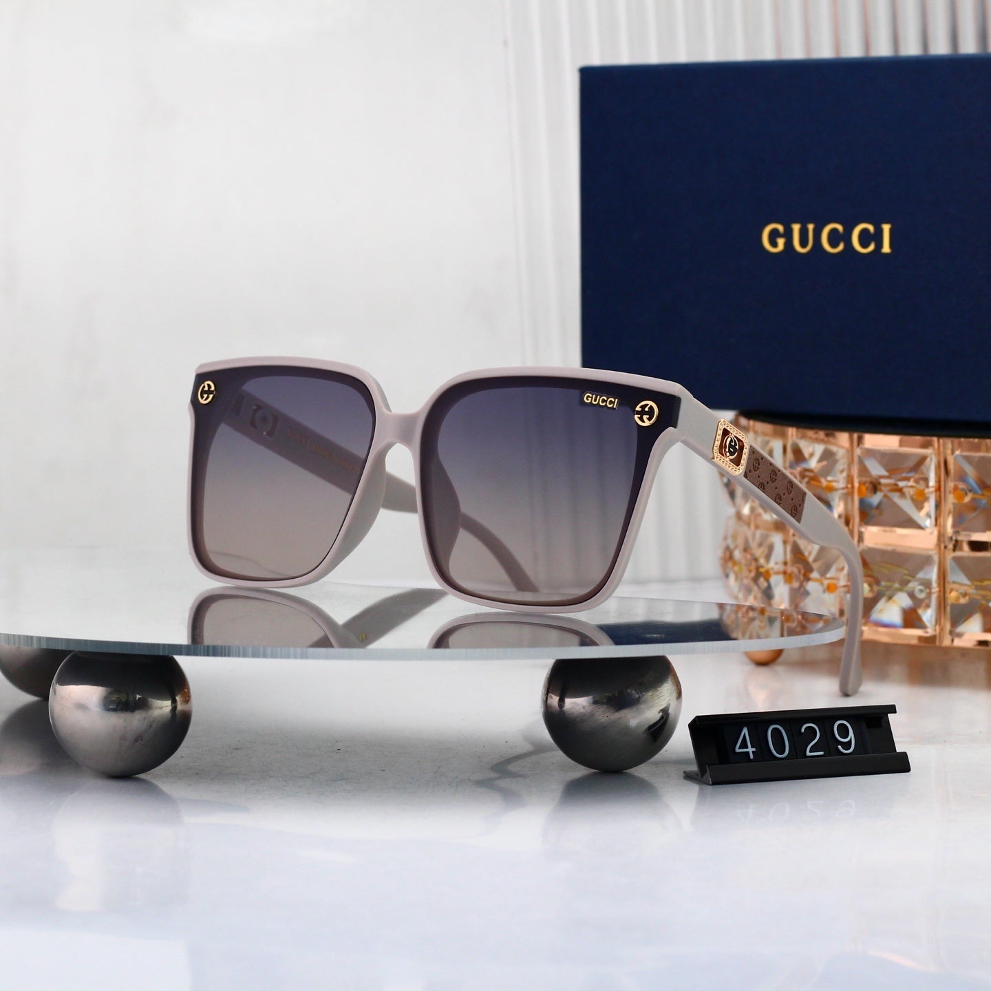 4 Colors Fashion Sunglassesā4029