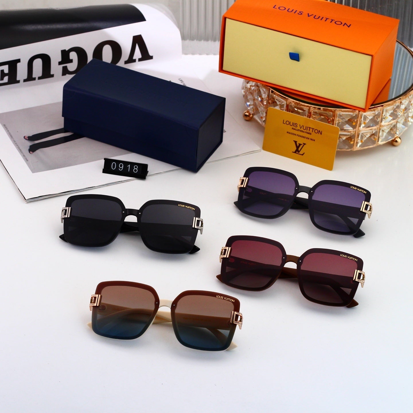 4 Colors Fashion Sunglassesā0918