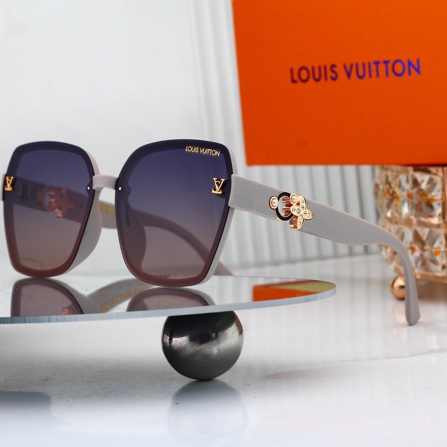 4 Colors Fashion Sunglassesā0915