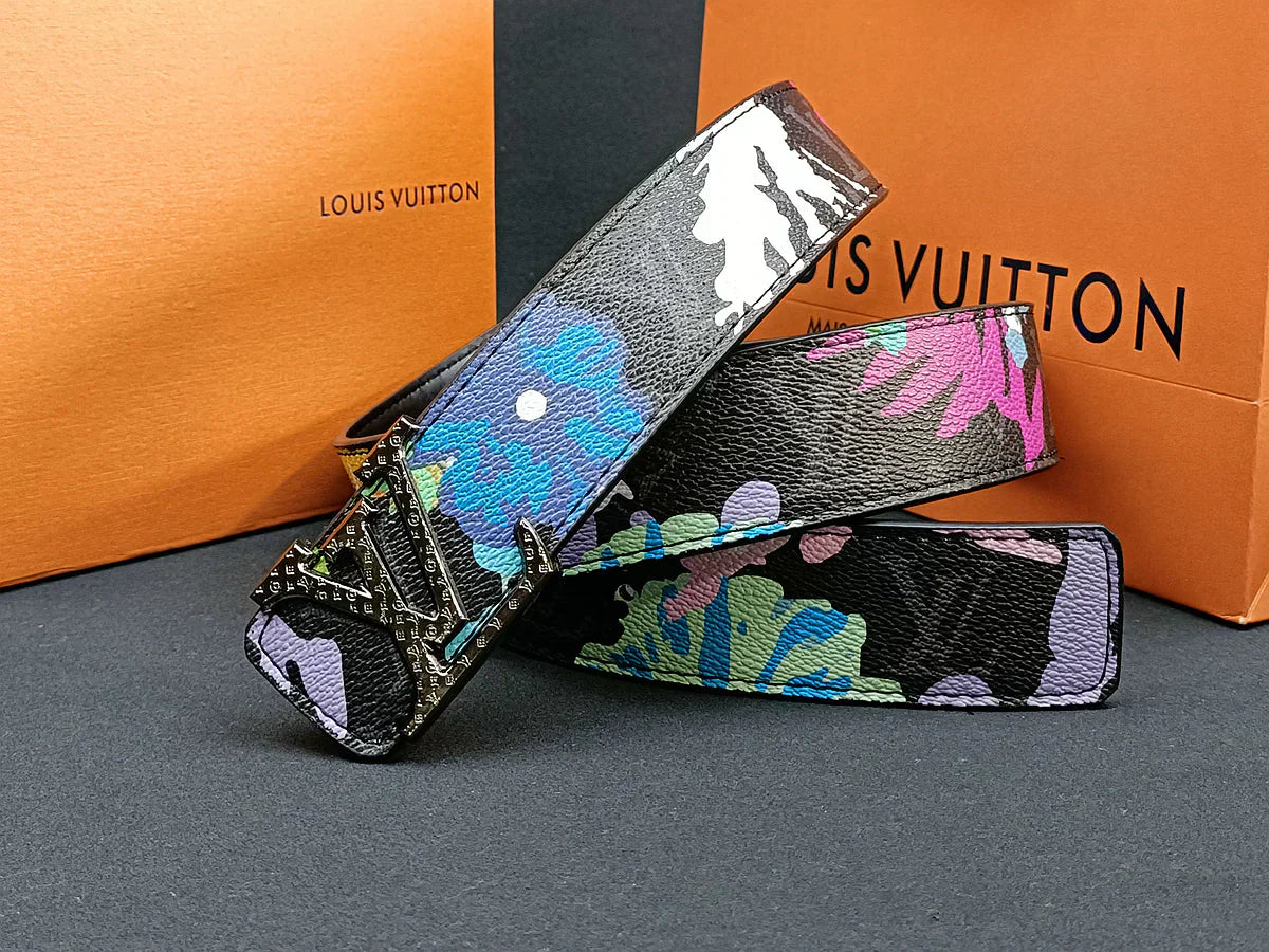 3 Colors four-leaf clover graffiti carved belt