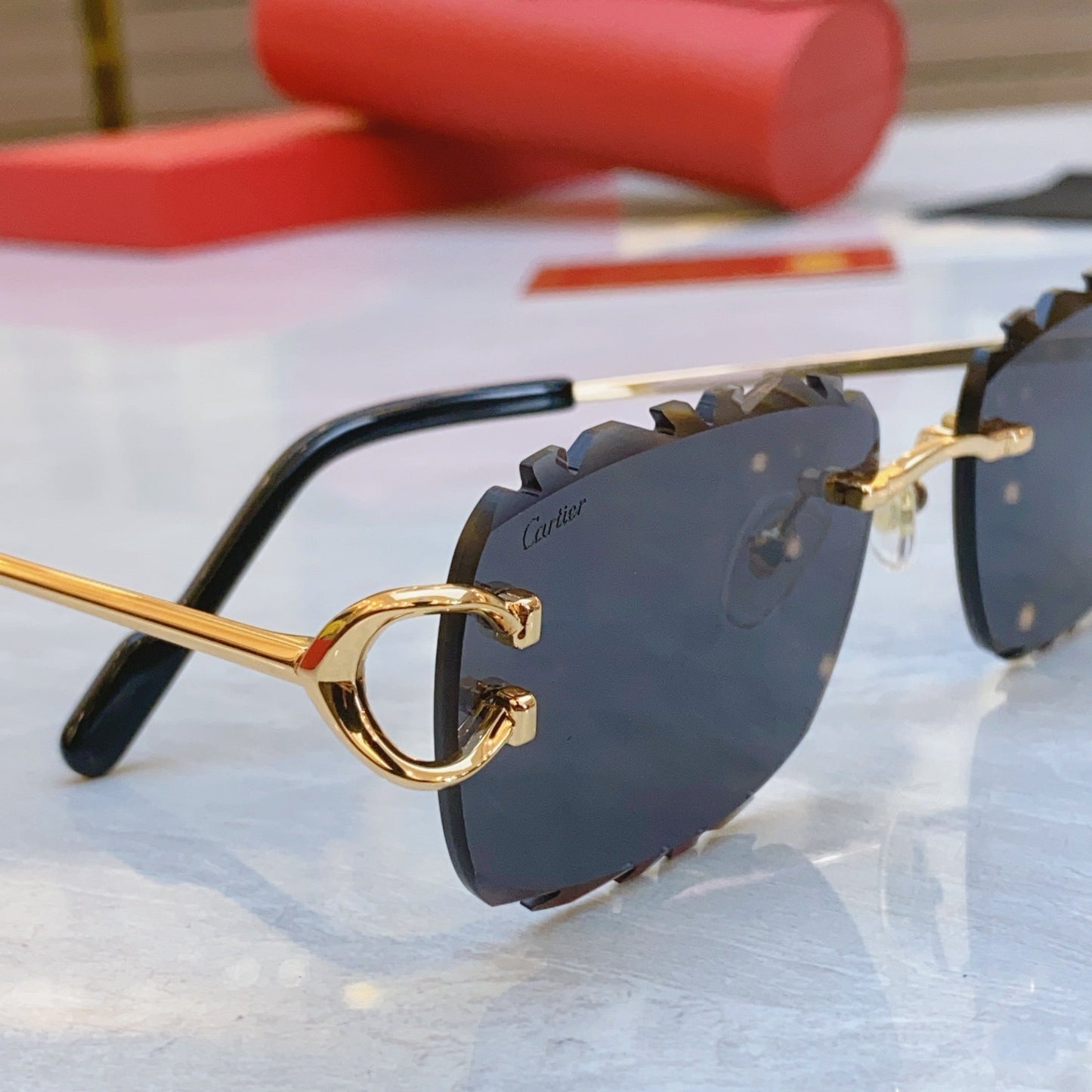 Unique cutting design frameless high-end sunglasses