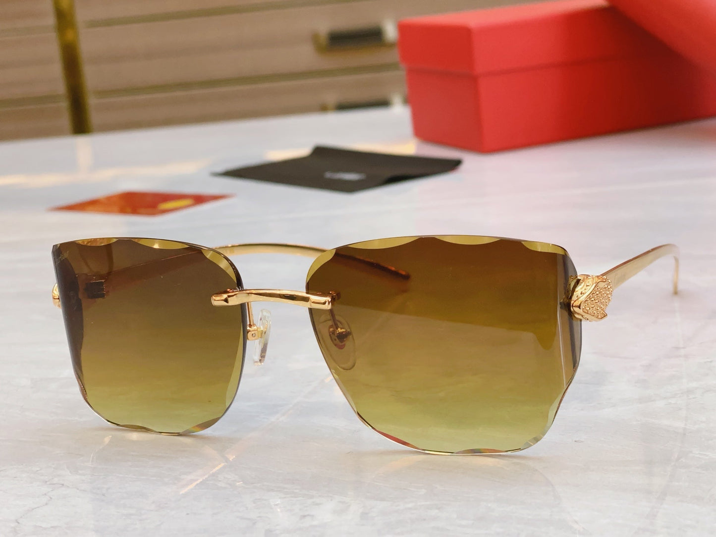 Unique semi full cut high-end sunglasses