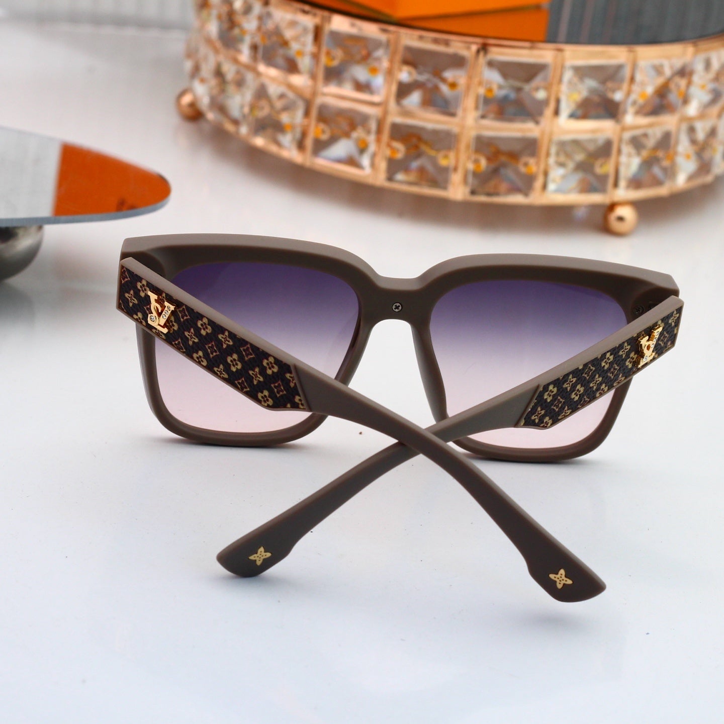 4 Colors Fashion Sunglassesā4037