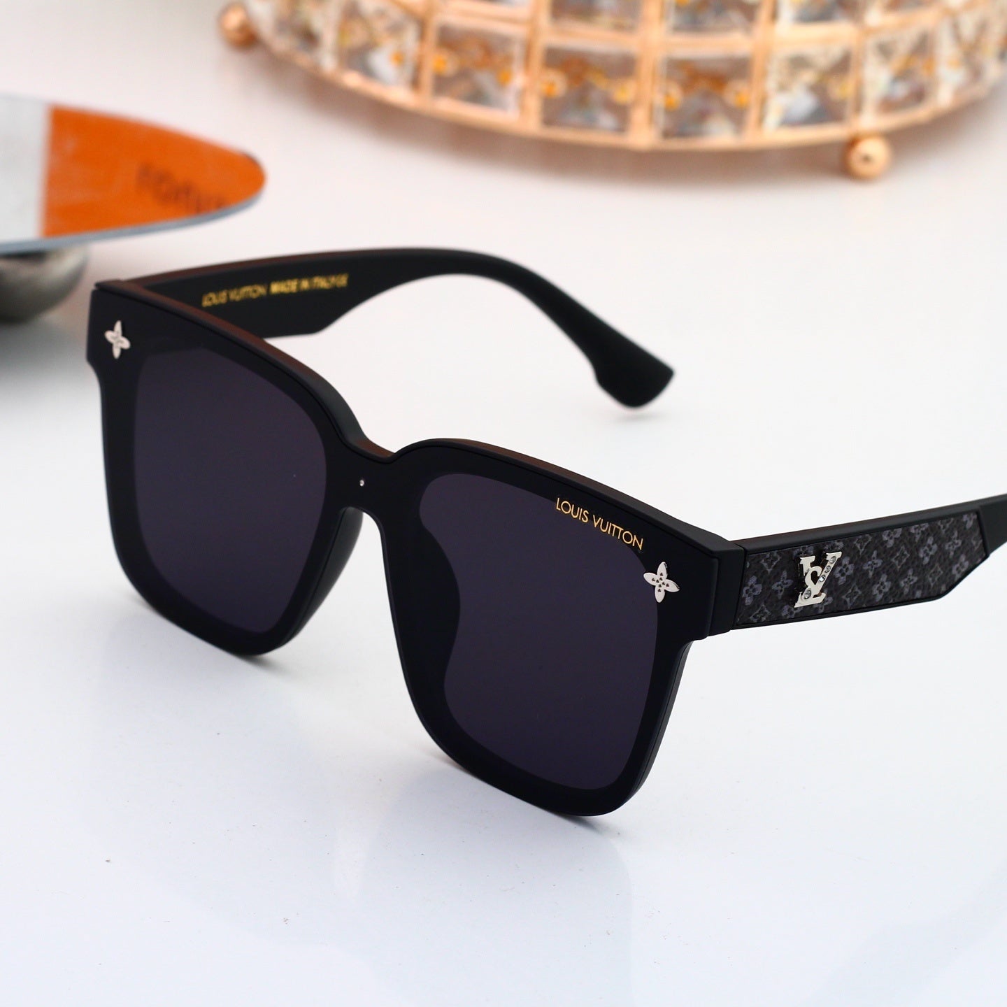 4 Colors Fashion Sunglassesā4037