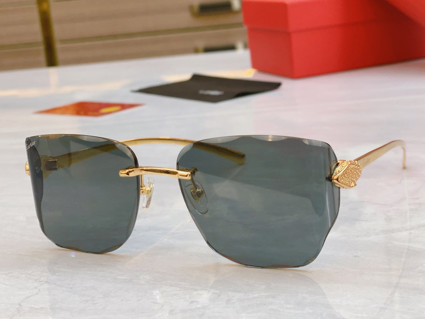 Unique semi full cut high-end sunglasses