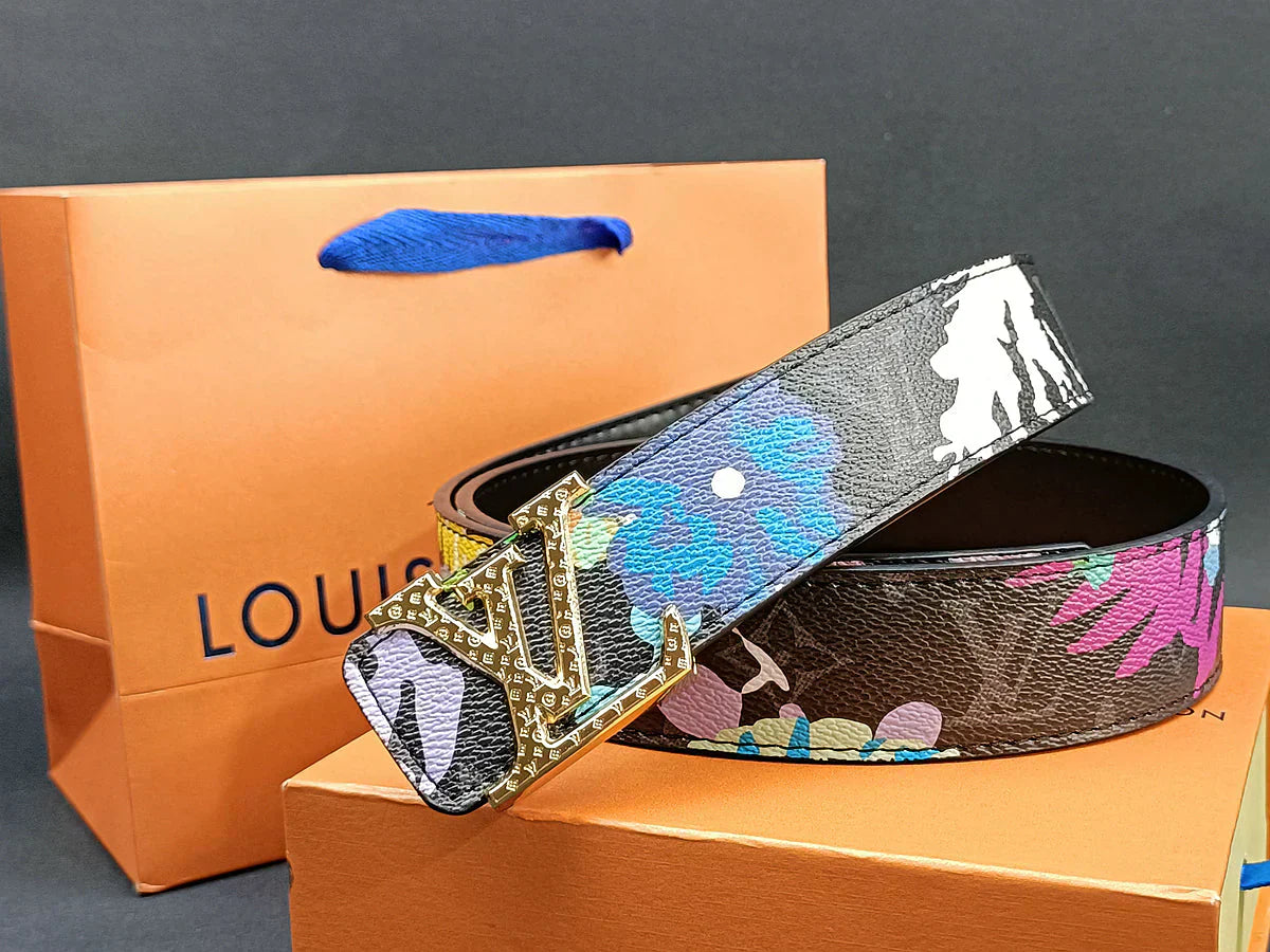 3 Colors four-leaf clover graffiti carved belt