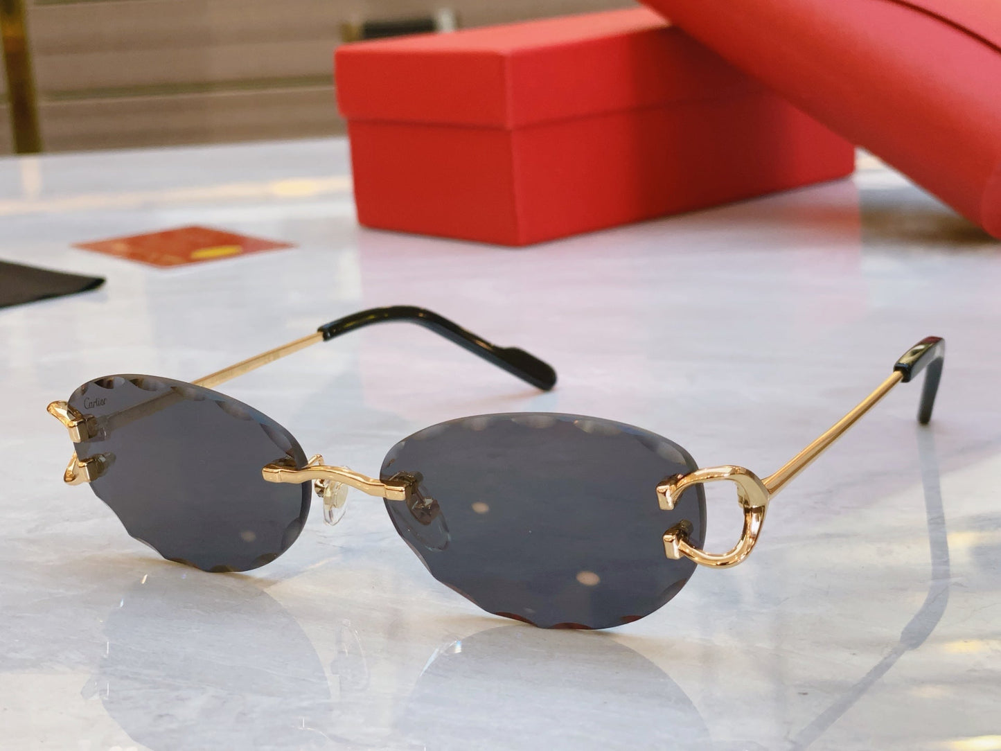 Unique wavy cut high-end lens sunglasses