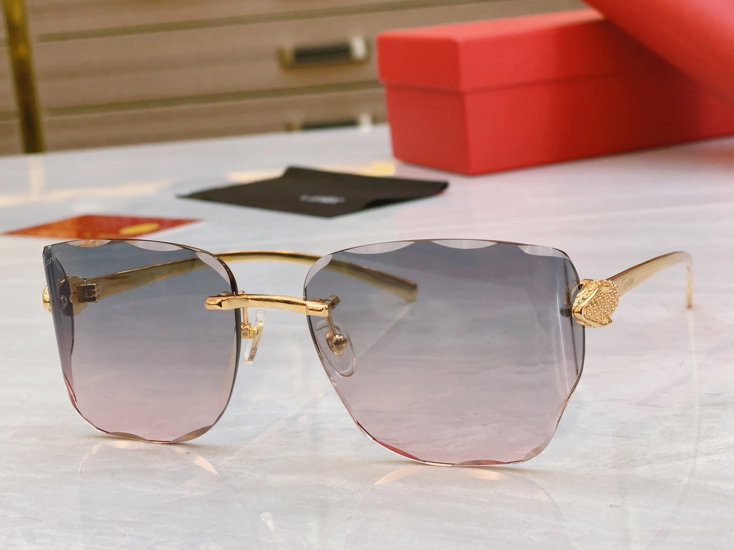 Unique semi full cut high-end sunglasses