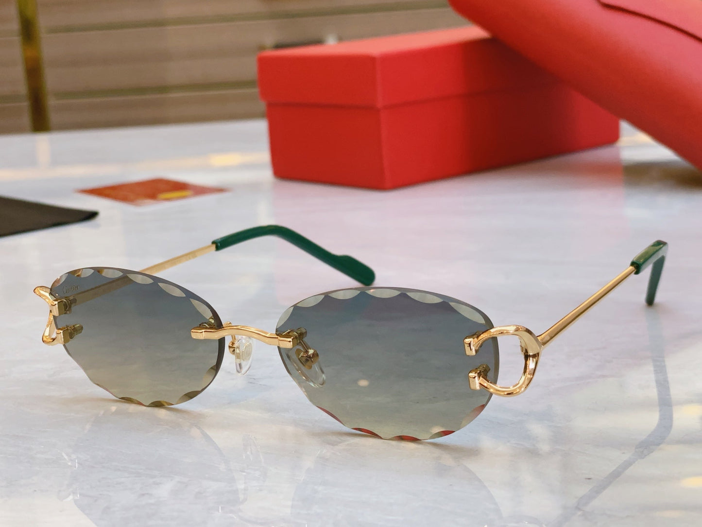 Unique wavy cut high-end lens sunglasses