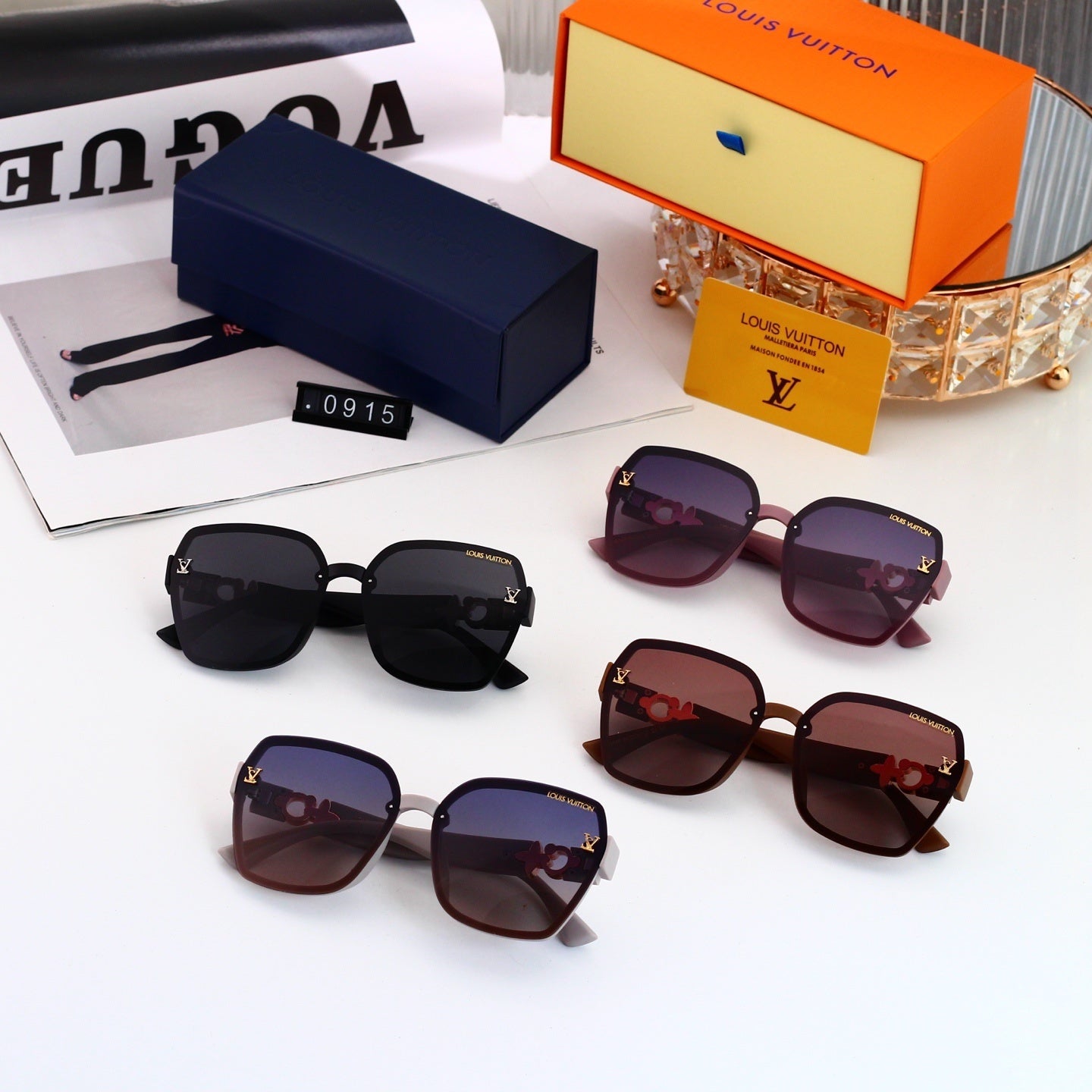 4 Colors Fashion Sunglassesā0915