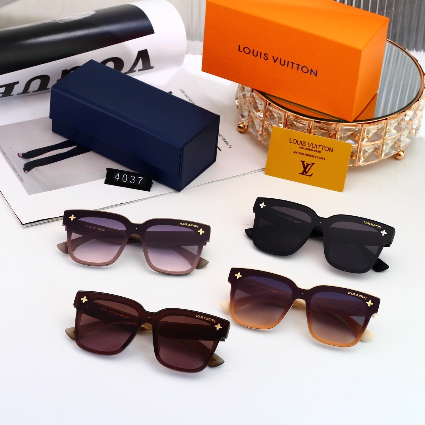 4 Colors Fashion Sunglassesā4037