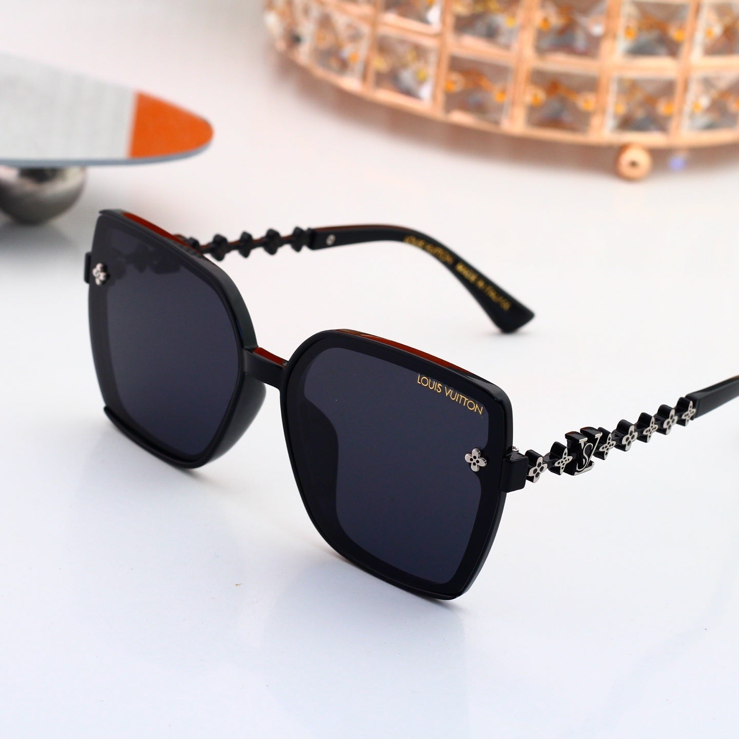 4 Colors Fashion Sunglassesā0924