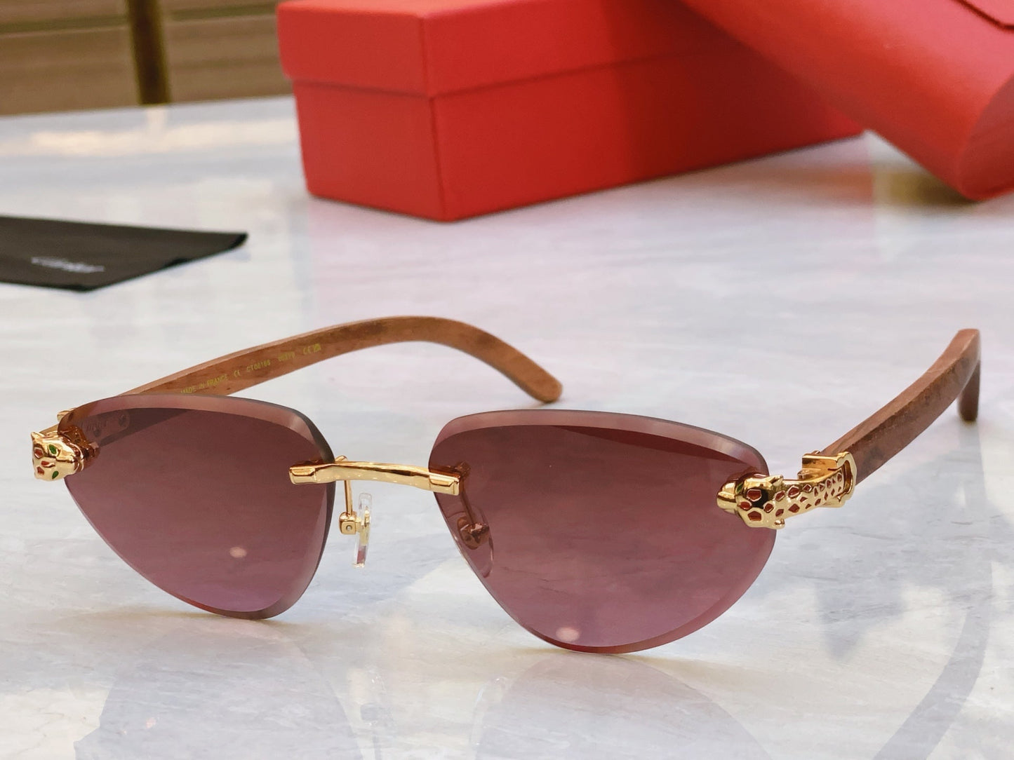 Classic leopard cut triangular wooden leg high-end sunglasses