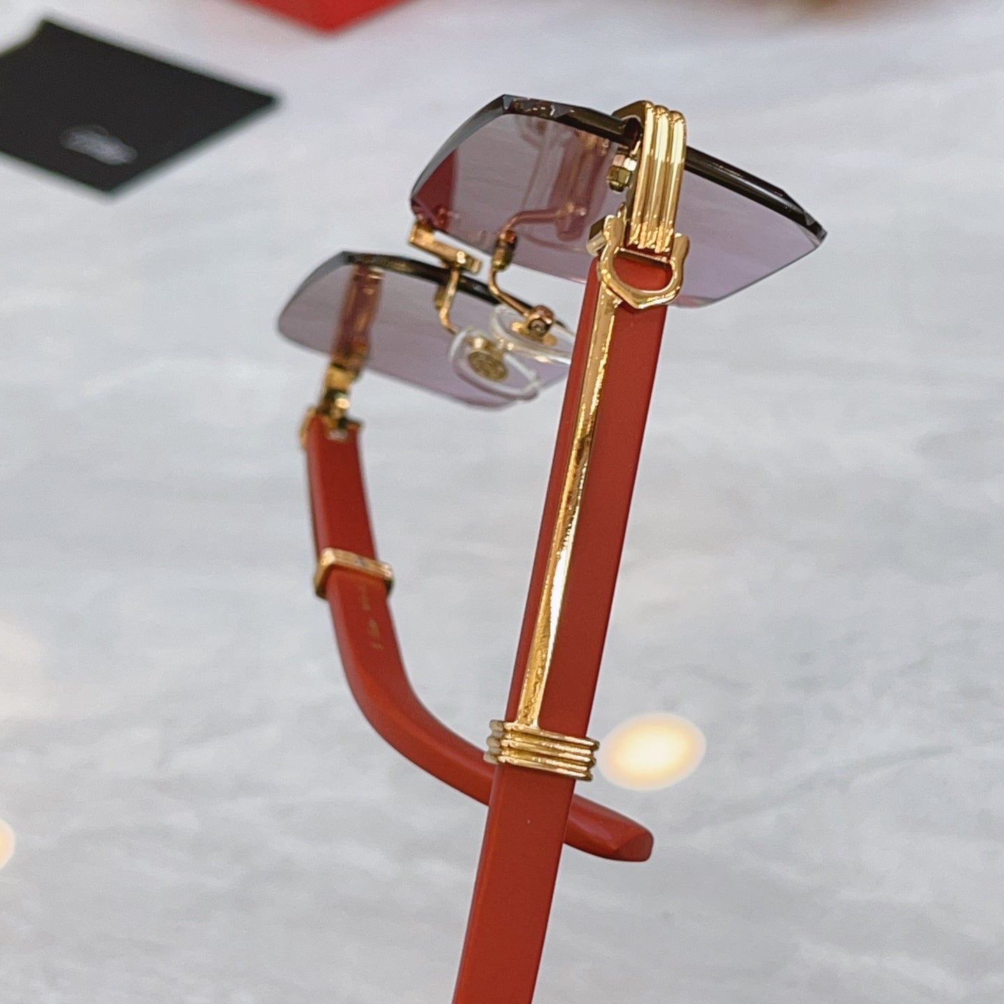 Unique precision cutting high-end sunglasses