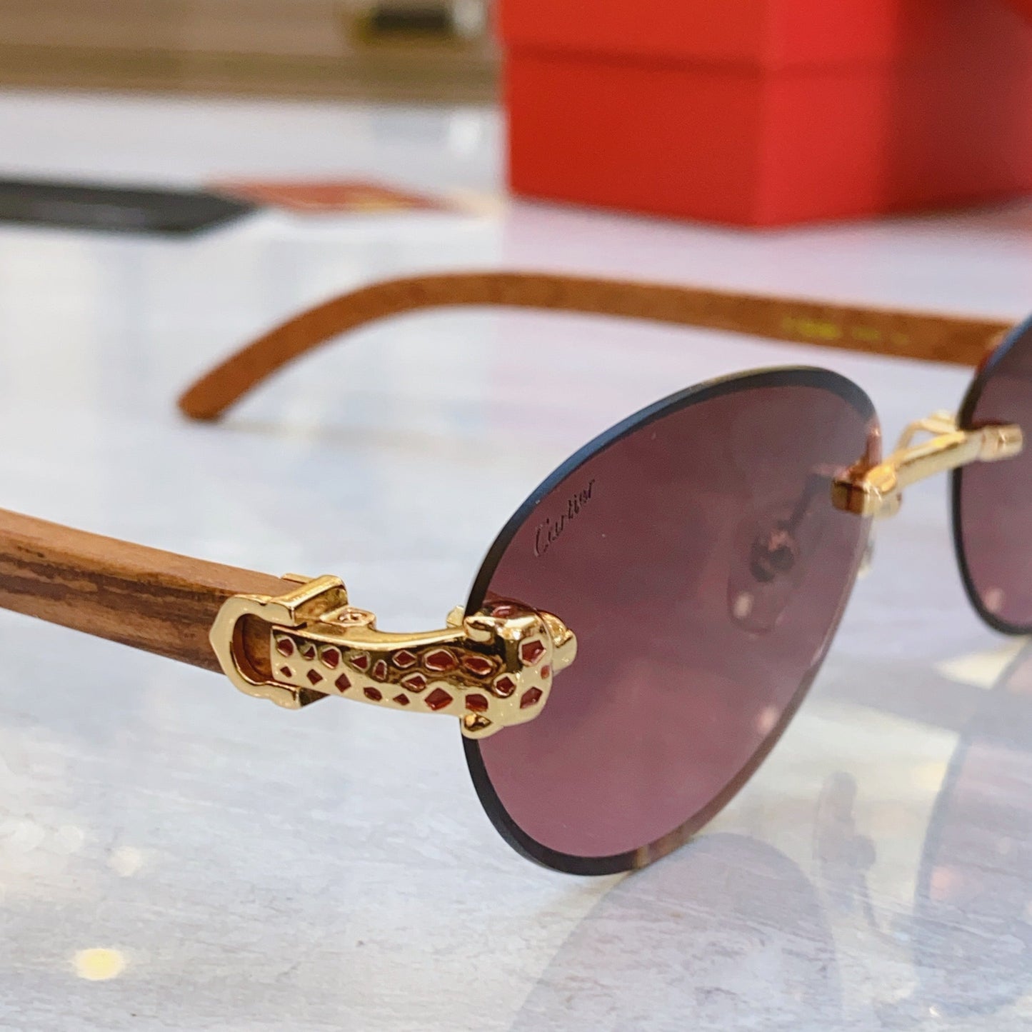 Unique precision cutting high-end leopard sunglasses