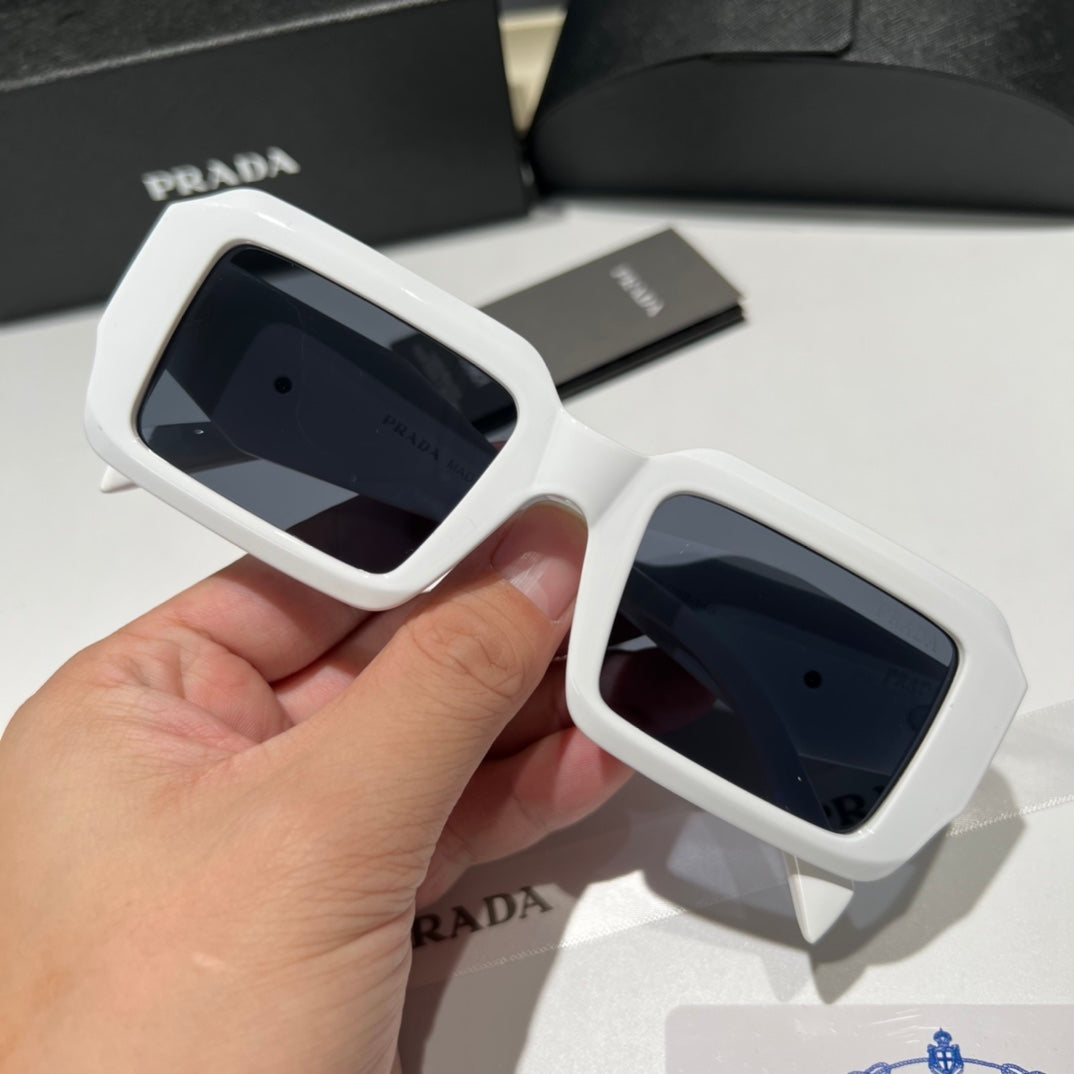 4 Colors Fashion Sunglasses—8899