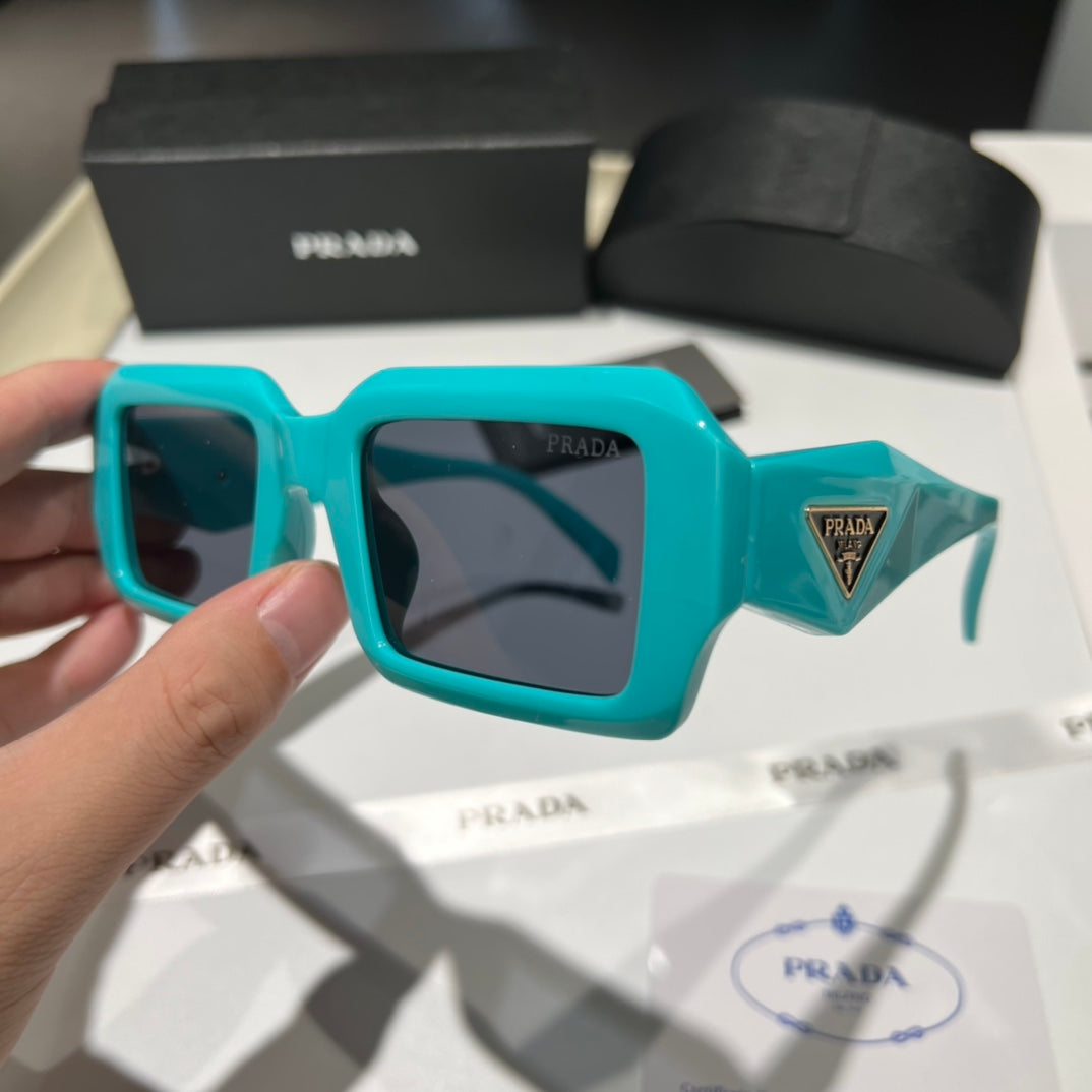 4 Colors Fashion Sunglasses—8899