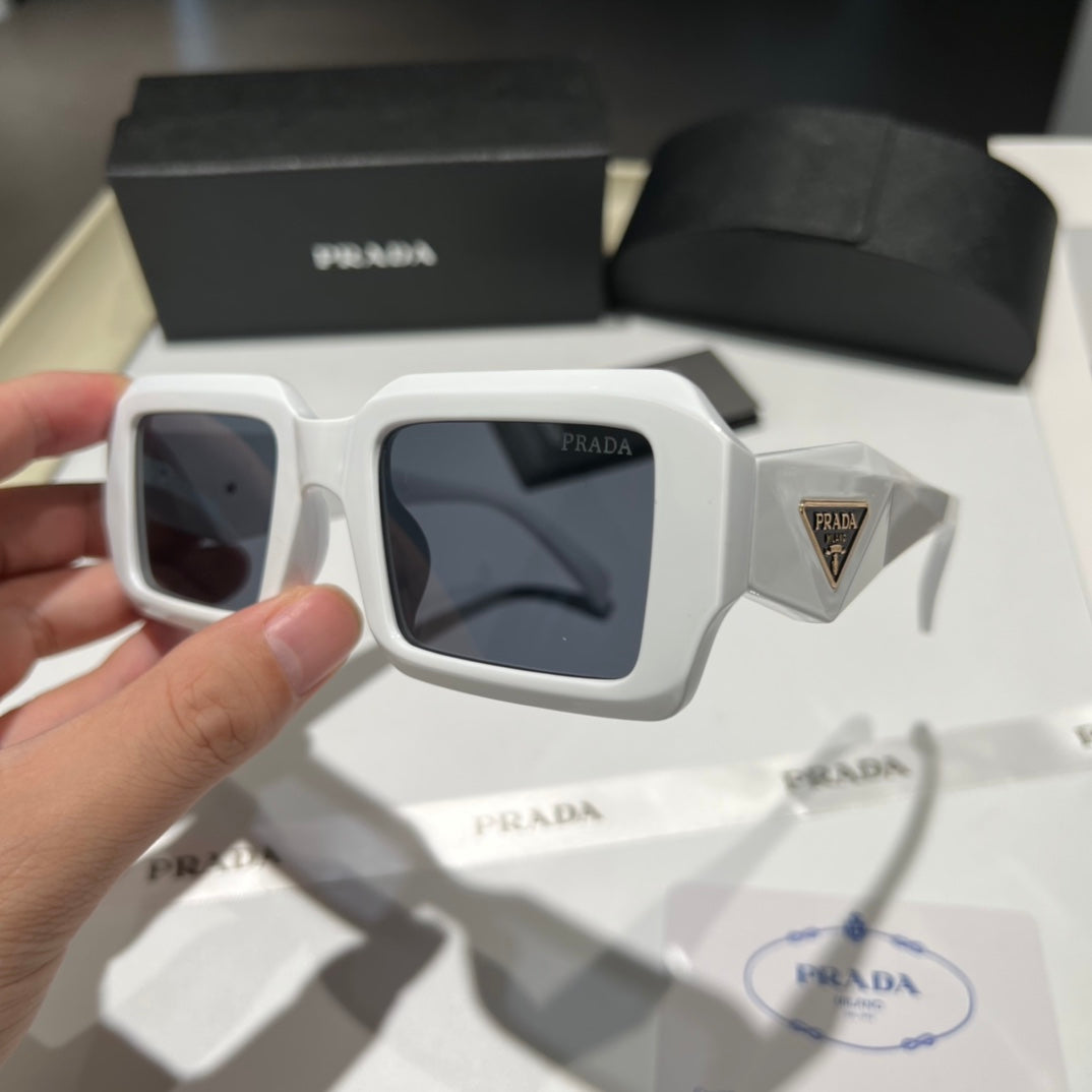 4 Colors Fashion Sunglasses—8899