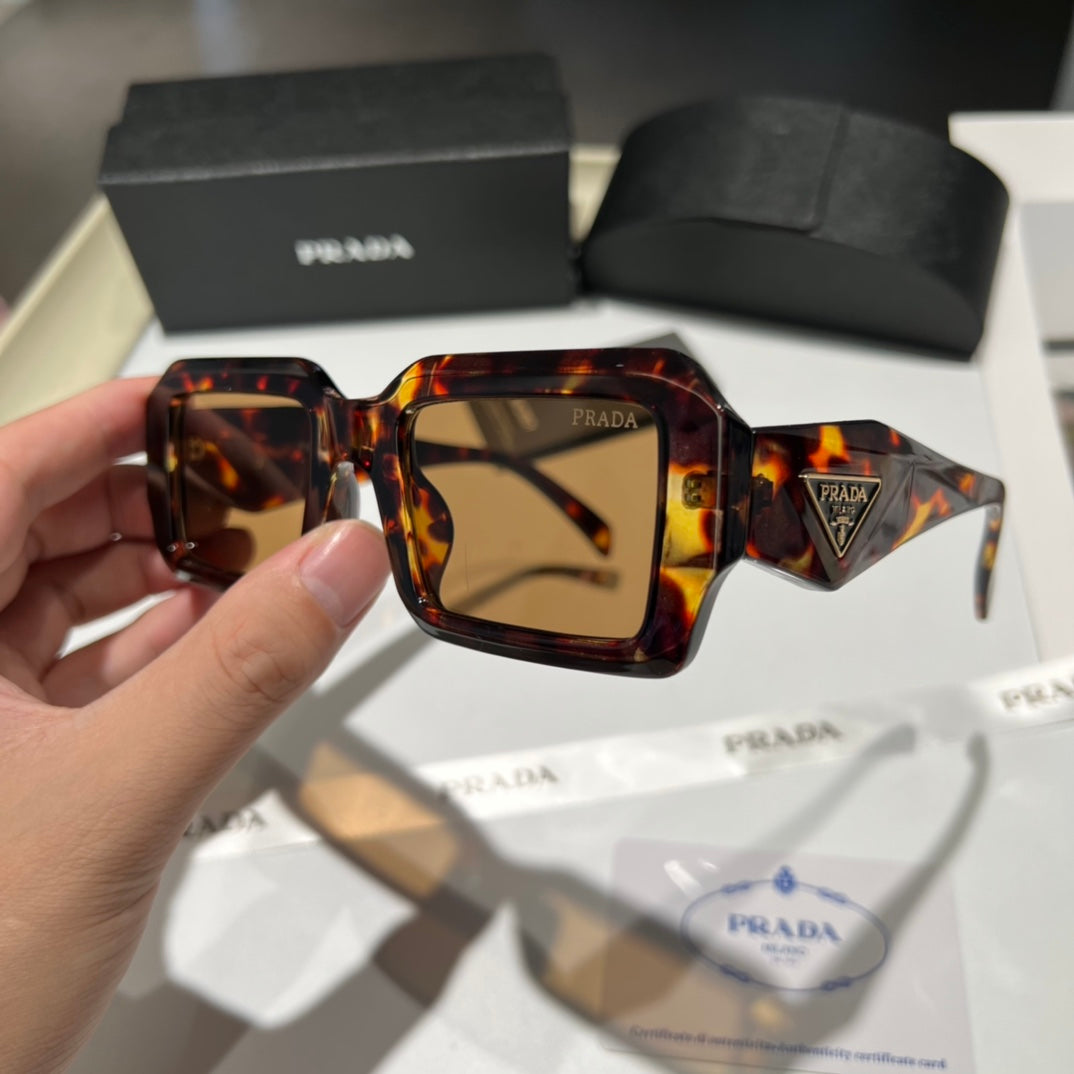 4 Colors Fashion Sunglasses—8899