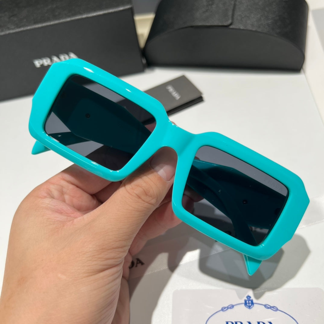 4 Colors Fashion Sunglasses—8899