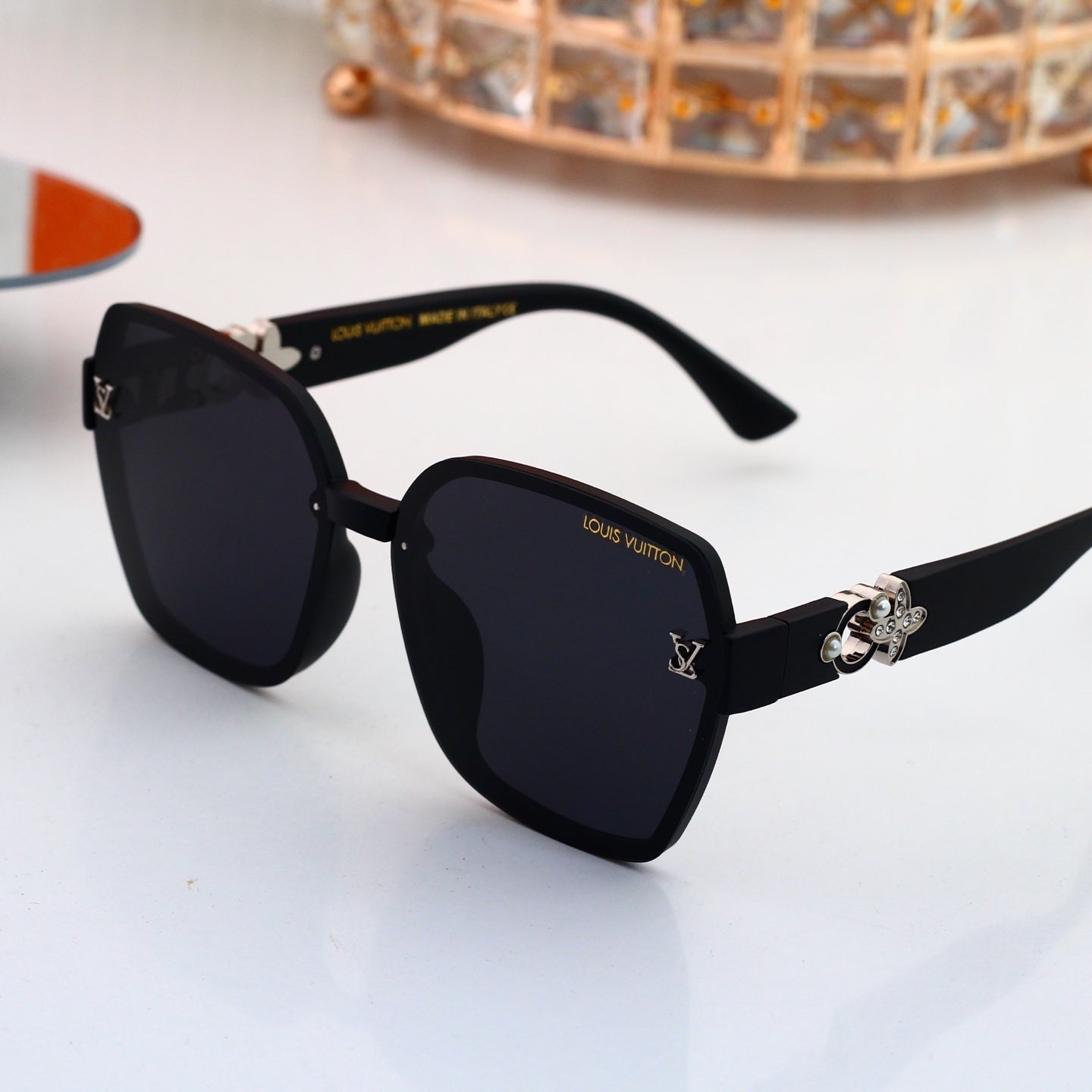 4 Colors Fashion Sunglasses—0915