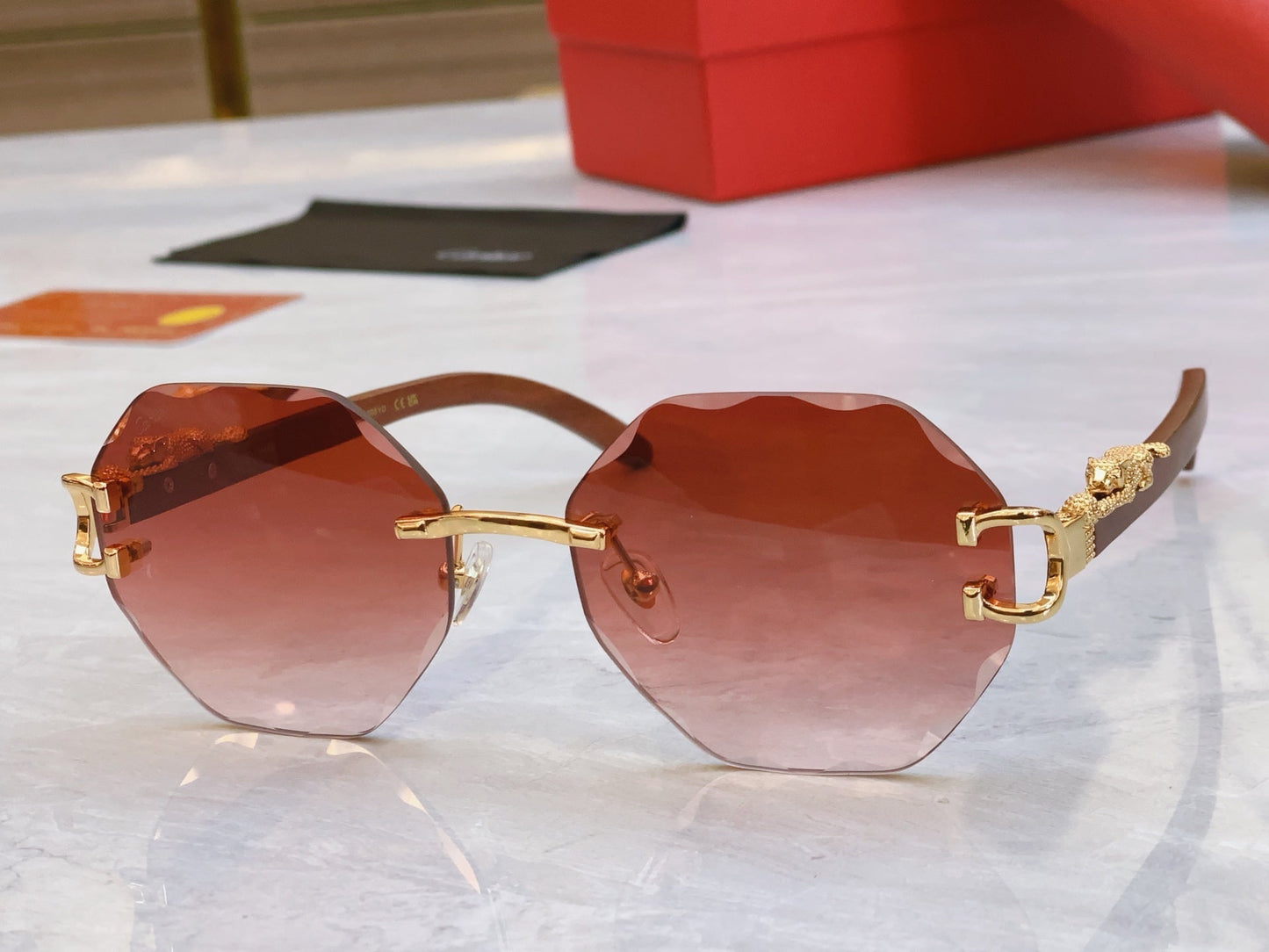 Creative Wave Cutting High End Sunglasses