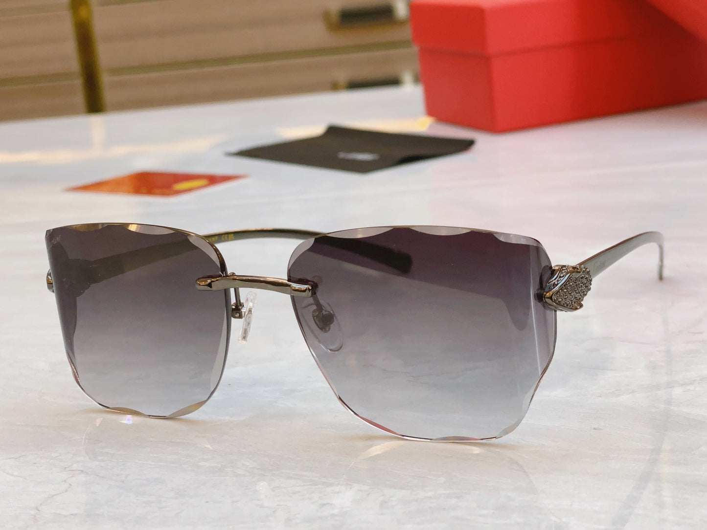 Unique semi full cut high-end sunglasses