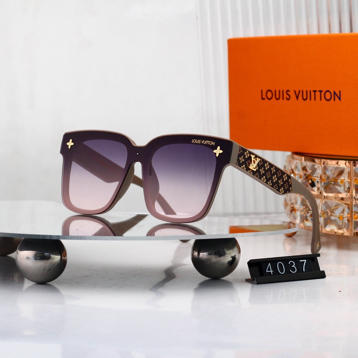 4 Colors Fashion Sunglasses—4037