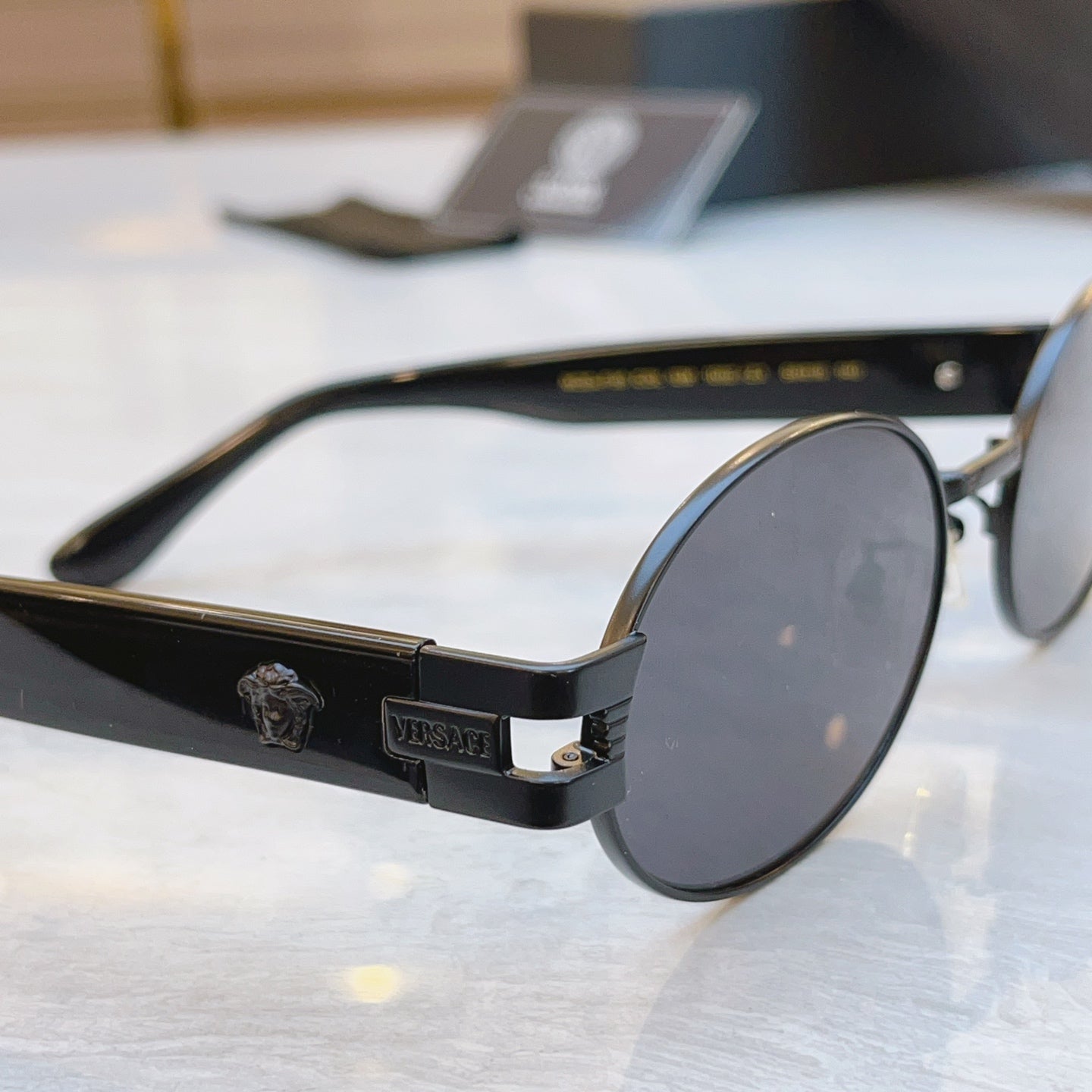 Fashion oval design high-end sunglasses