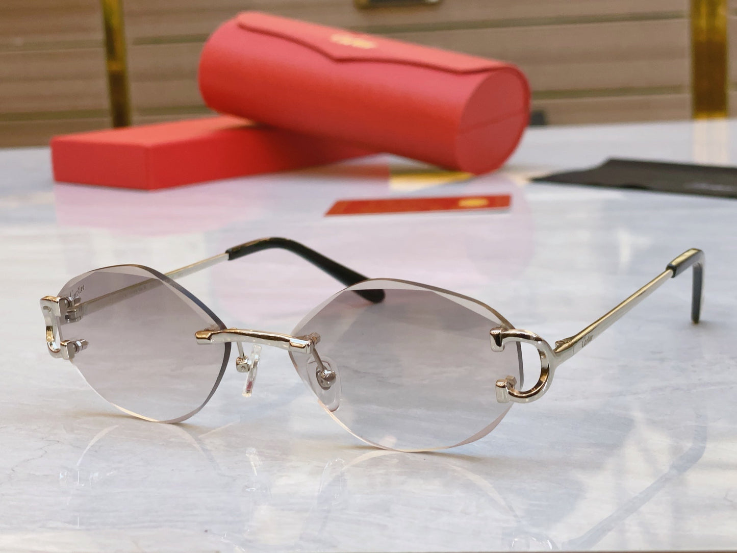 Elegant and high-end diagonal cut design frameless sunglasses