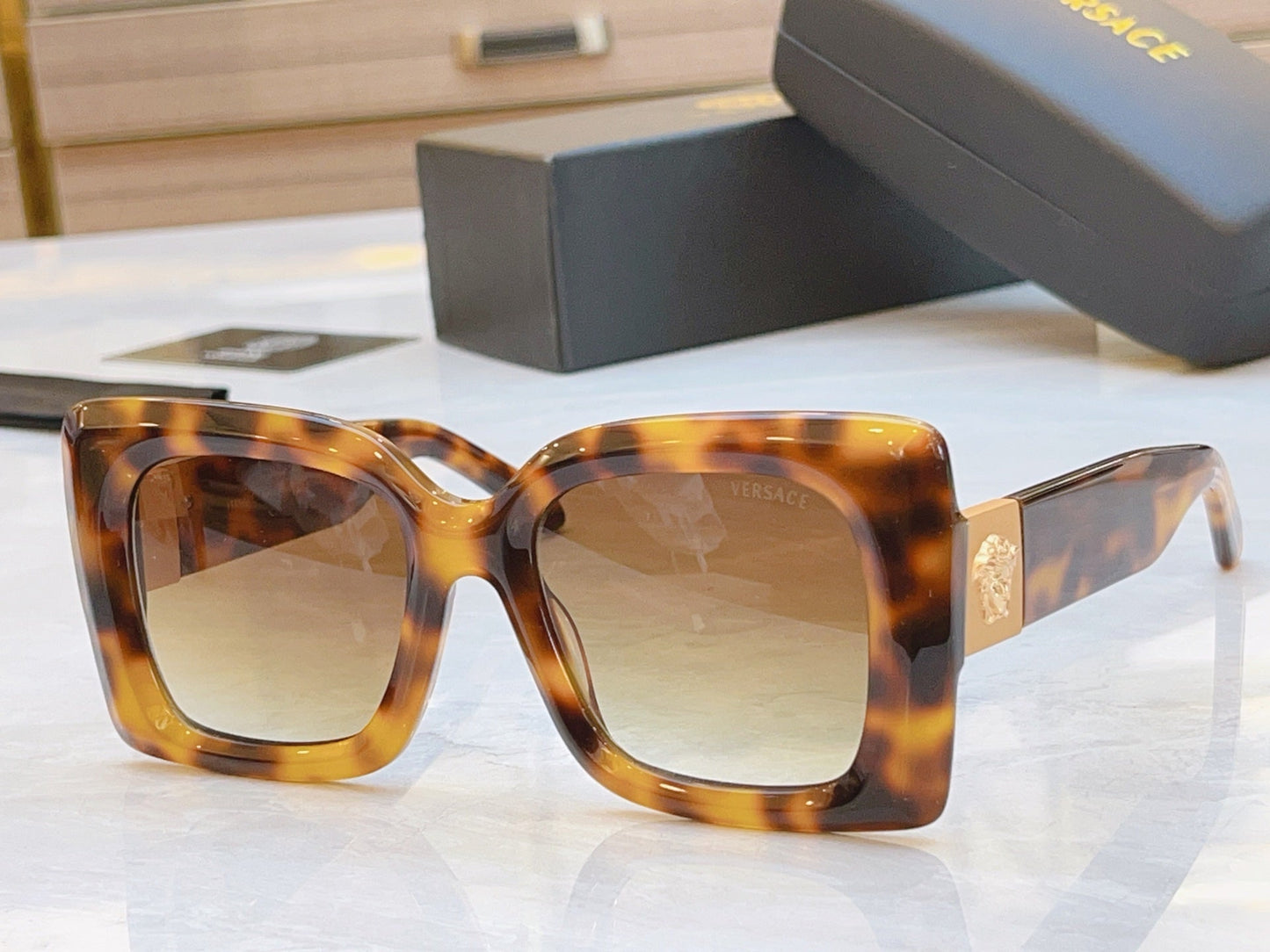 Classic large box fashionable high-end sunglasses