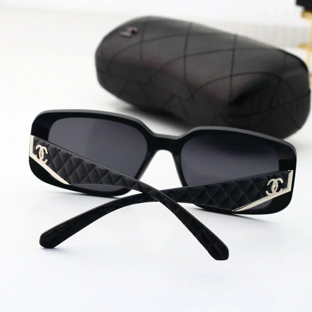 Square frame classic travel sunglasses