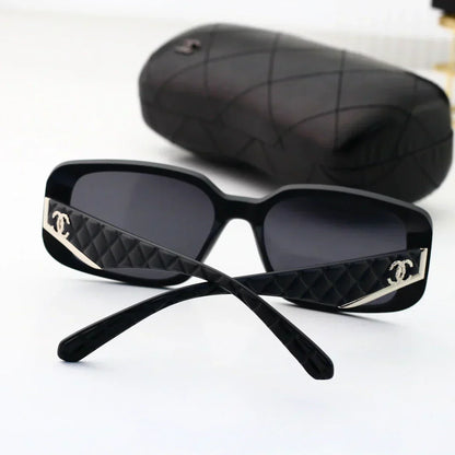 Square frame classic travel sunglasses