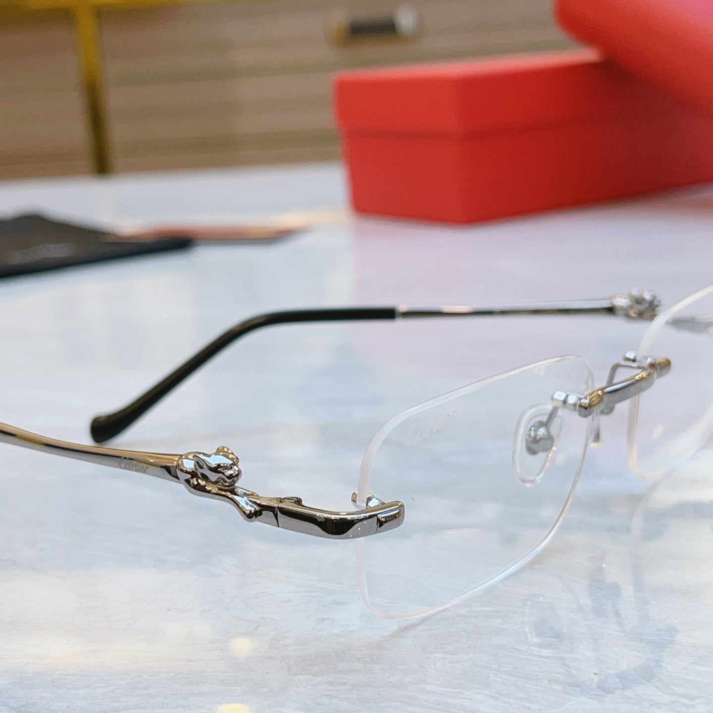 High end temperament transparent sunglasses