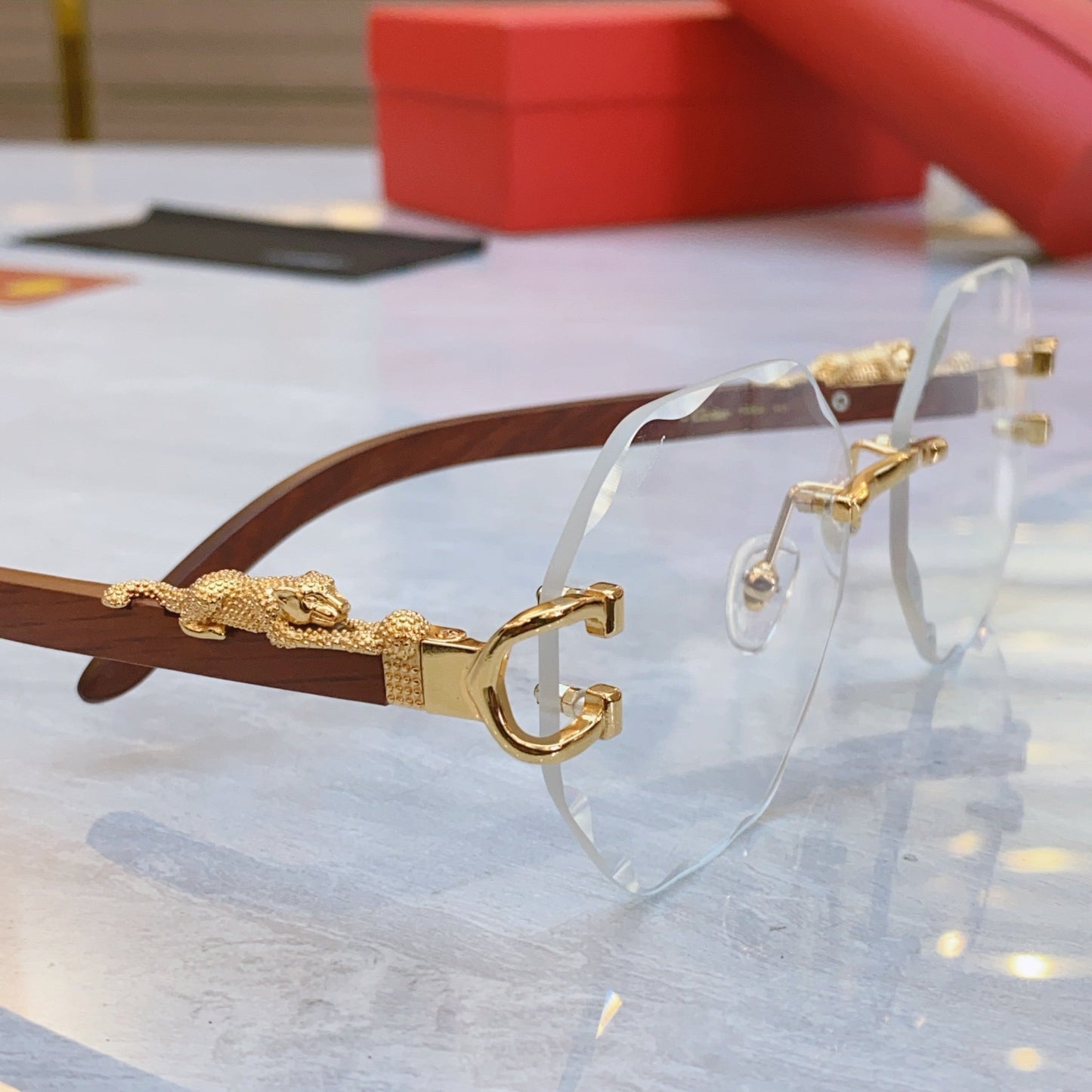 Creative Wave Cutting High End Sunglasses