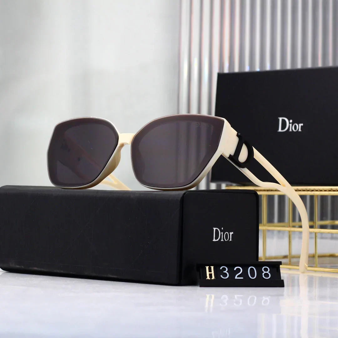 Small frame cat-eye sunglasses