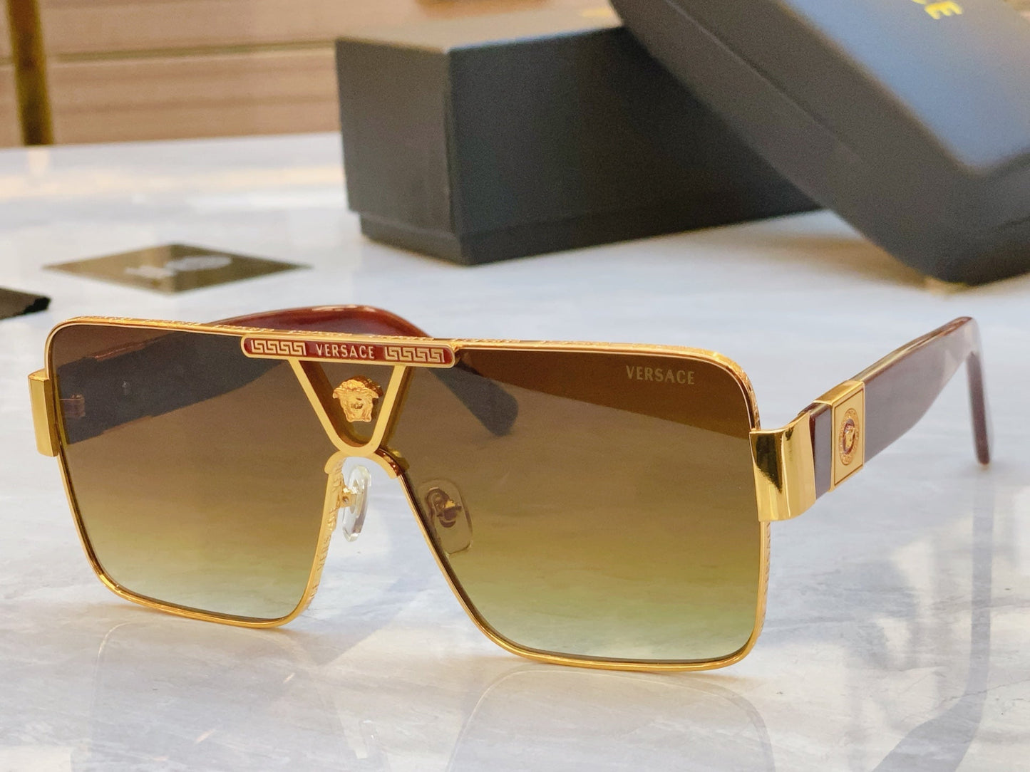 High end gradient color fashion paired with sunglasses