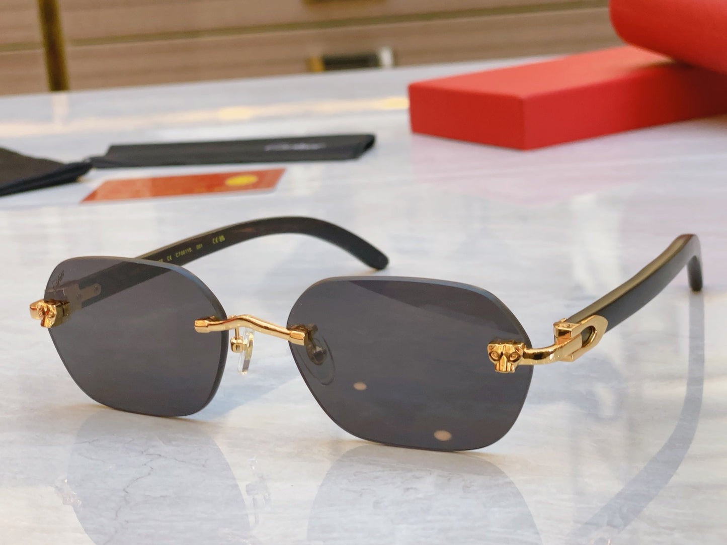 High end leopard finely cut wooden temple sunglasses