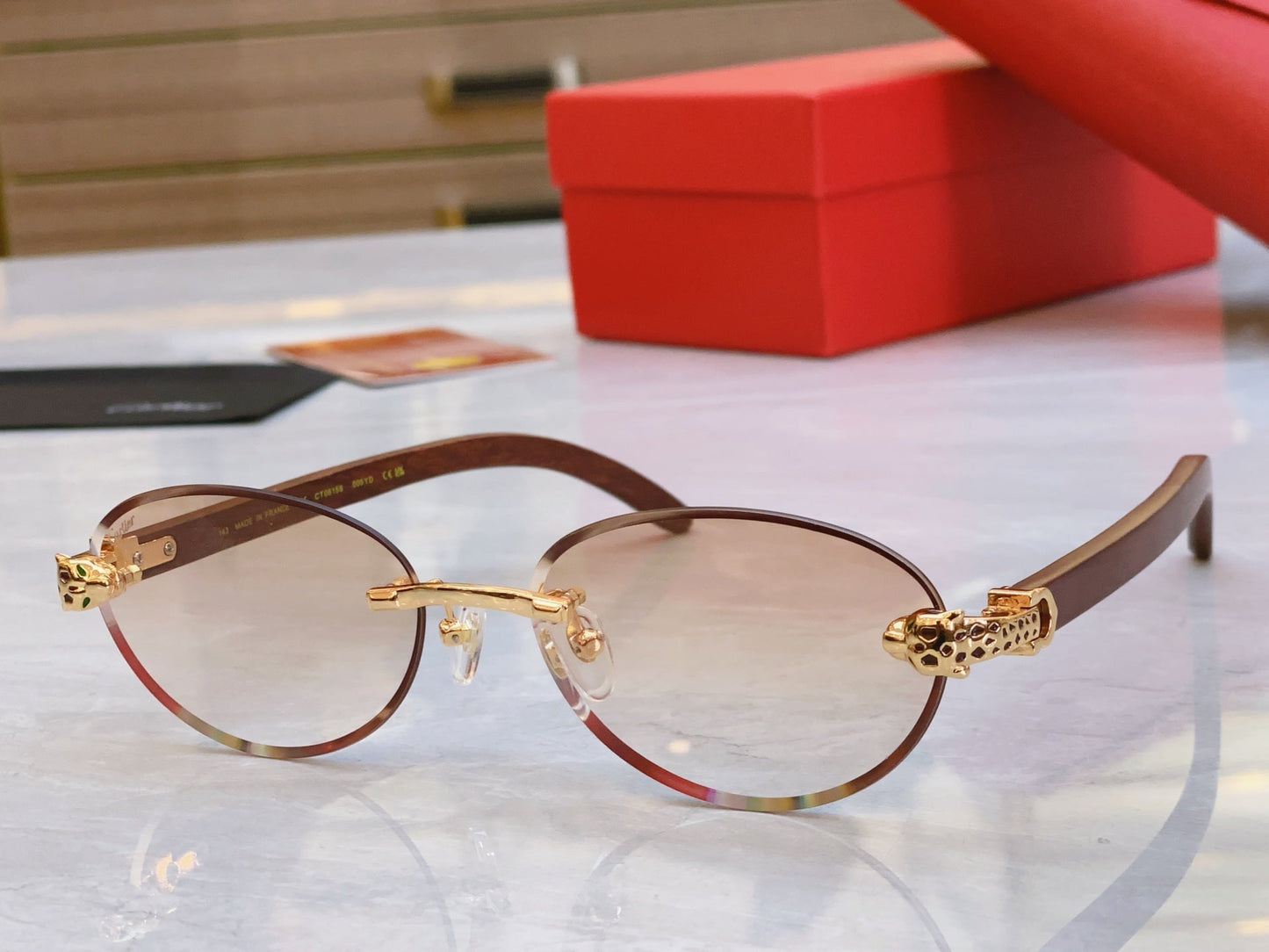 Unique precision cutting high-end leopard sunglasses