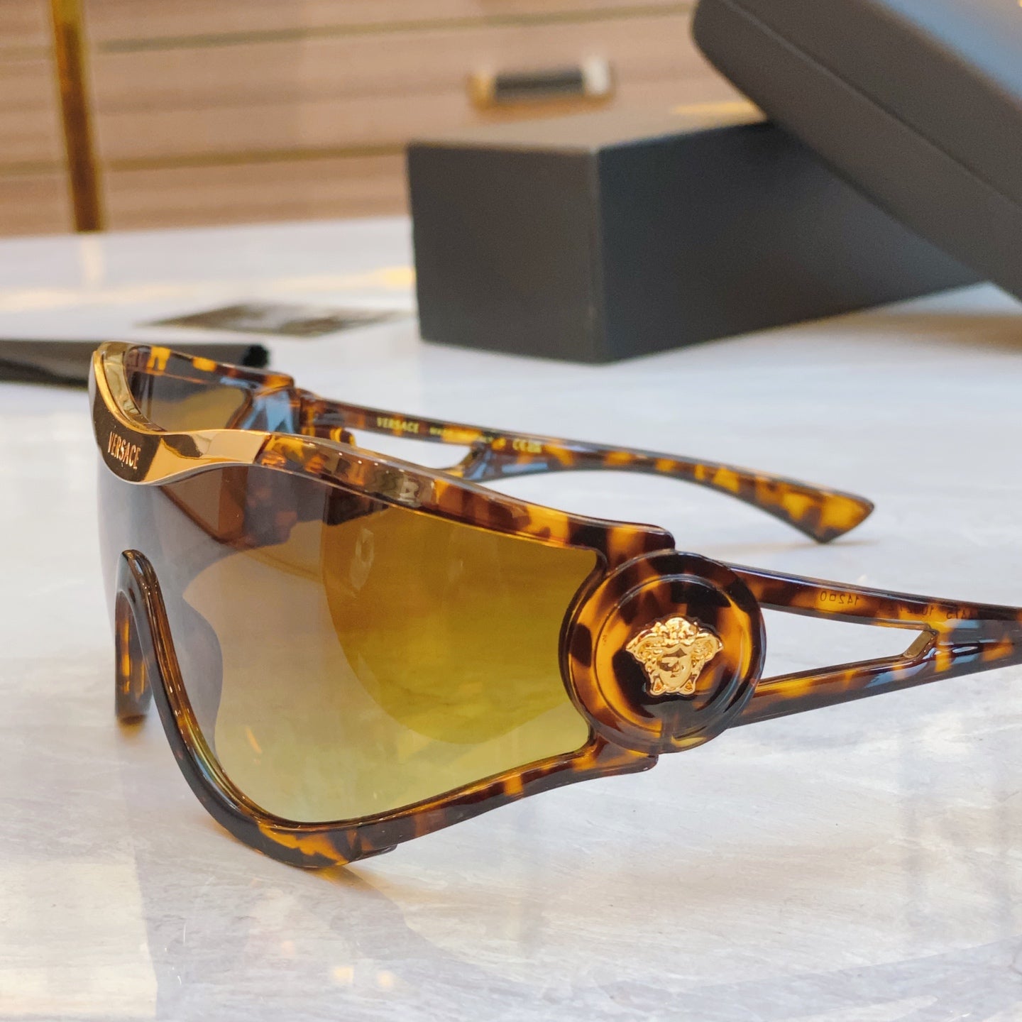 Classic retro punk high-end sunglasses