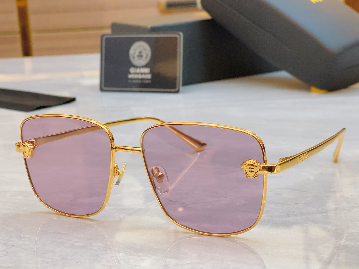 Creative butterfly decoration design for high-end sunglasses