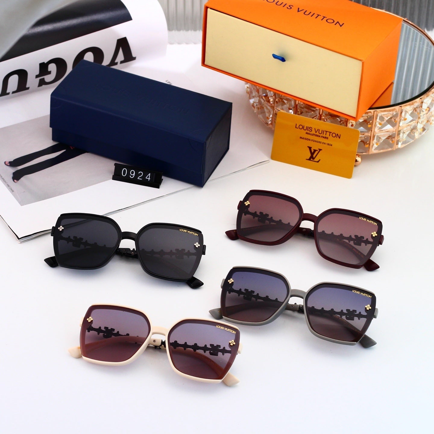 4 Colors Fashion Sunglasses—0924