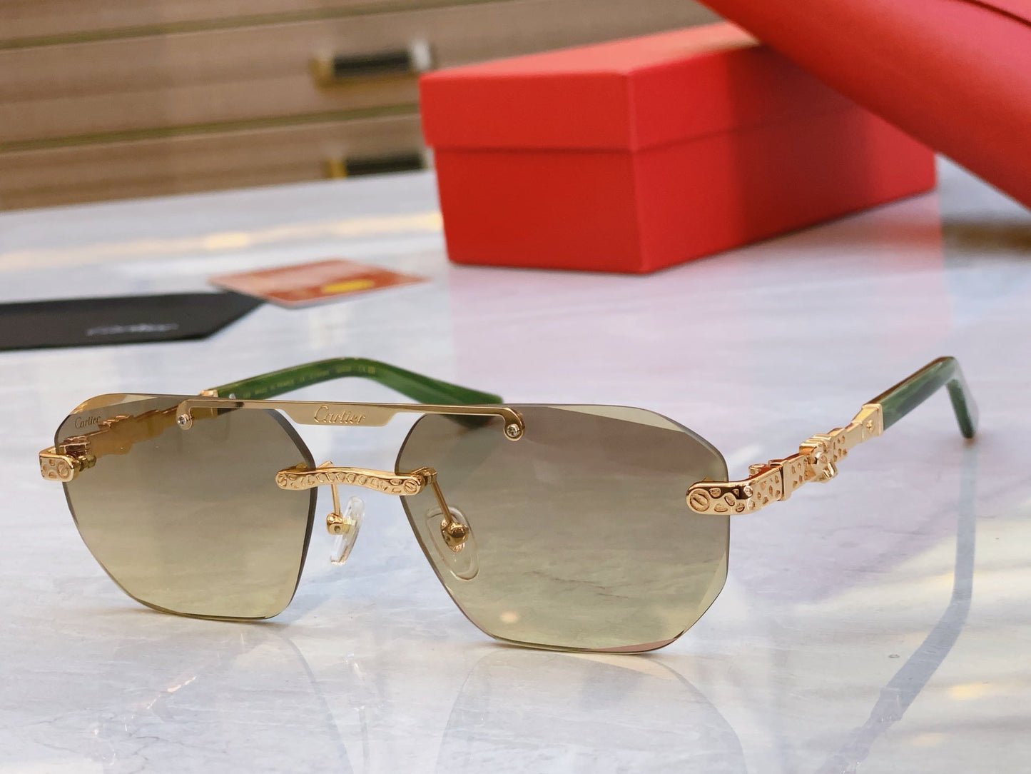 Elegant Exquisite Rimless Sunglasses with Ornate Metal Details