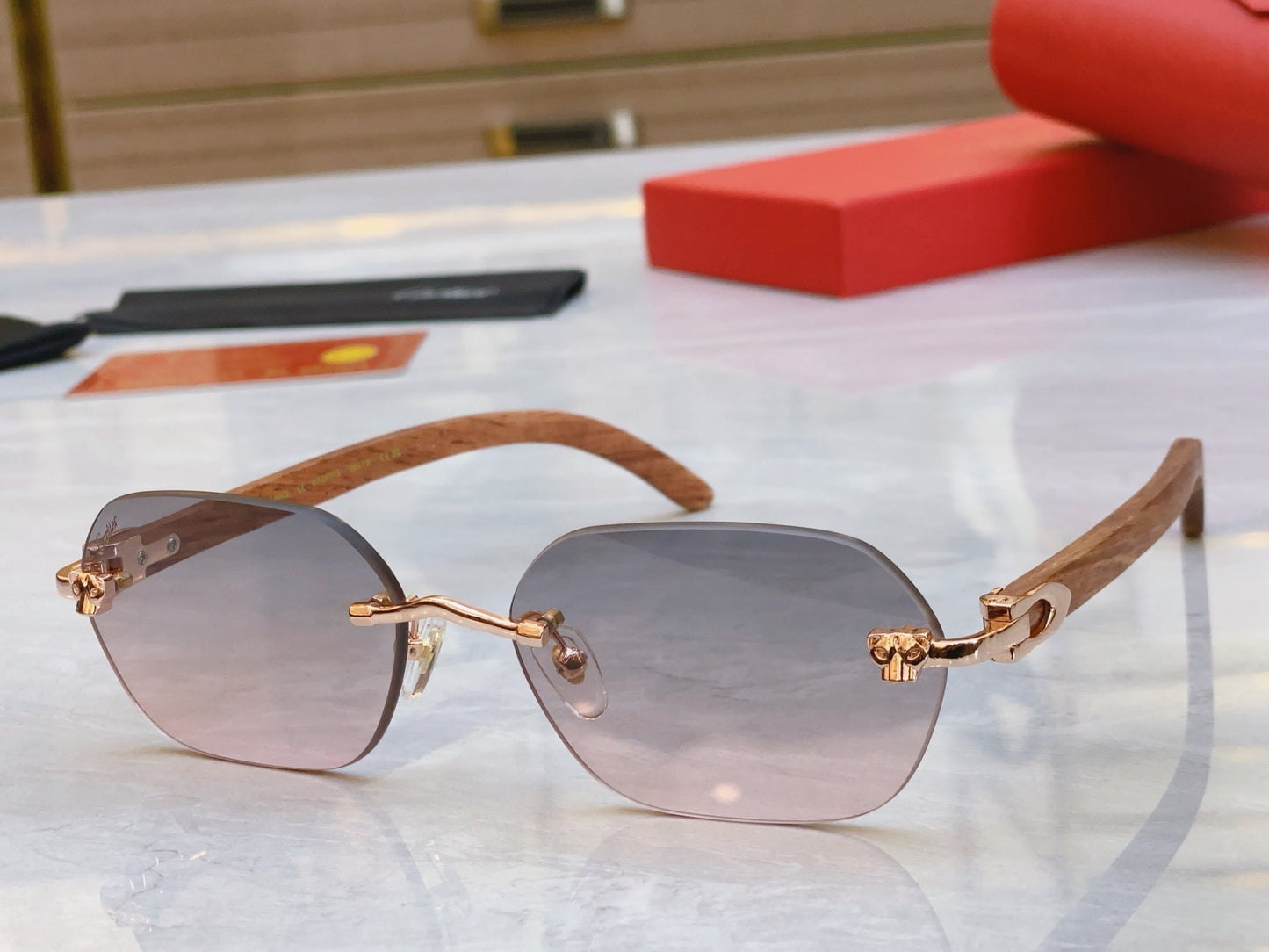 High end leopard finely cut wooden temple sunglasses