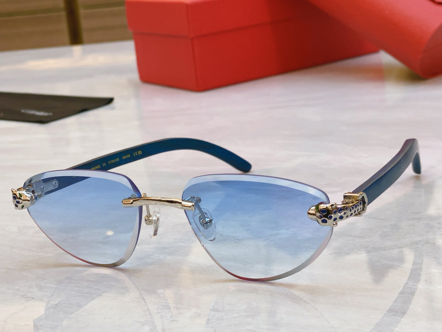 Classic leopard cut triangular wooden leg high-end sunglasses