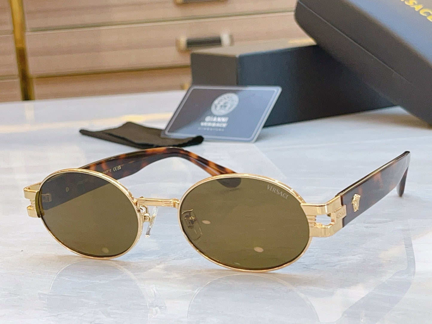 Fashion oval design high-end sunglasses