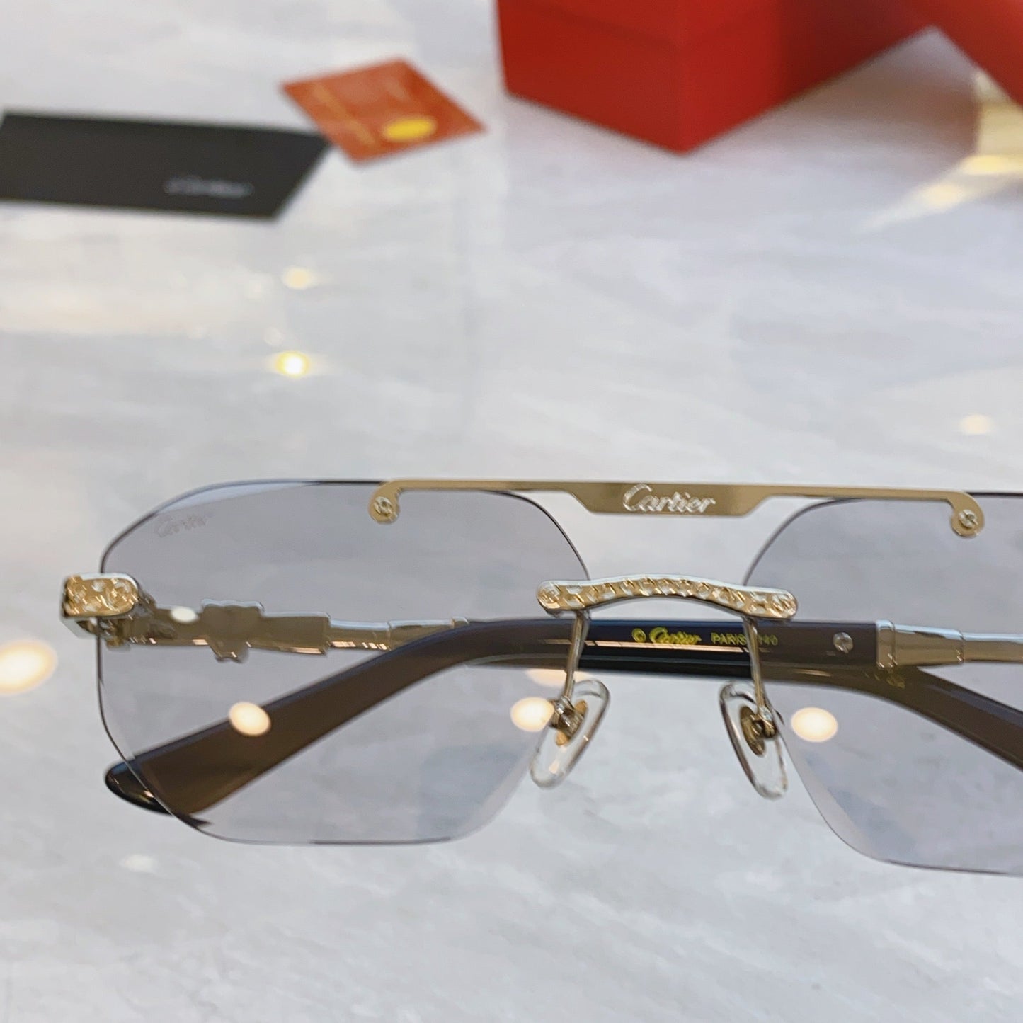 Elegant Exquisite Rimless Sunglasses with Ornate Metal Details