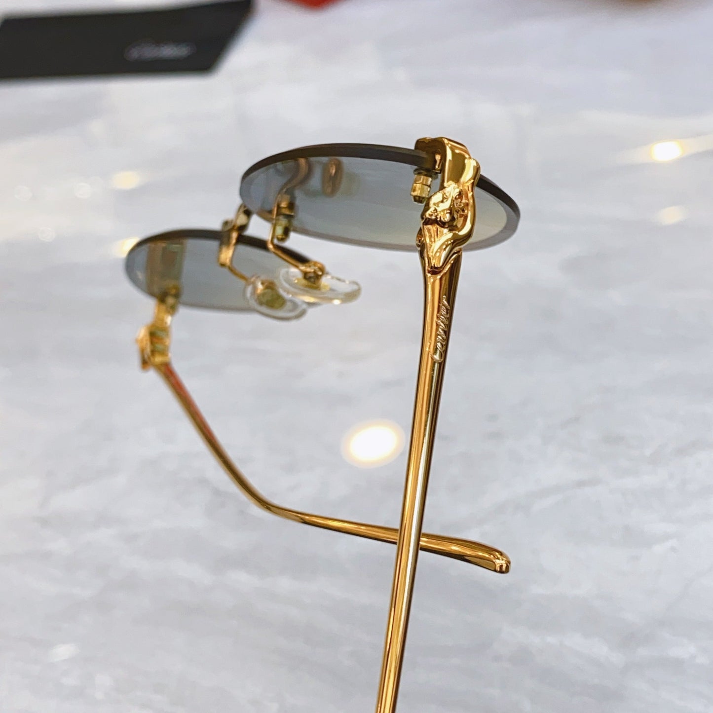 Classic oval cut high-end sunglasses